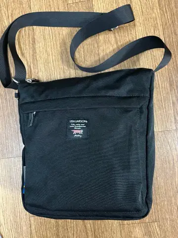LISA LARSON 숄더백