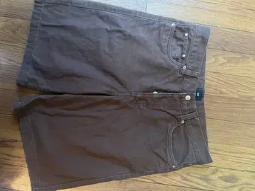 브라운 숏팬츠 프론트 버튼 포함