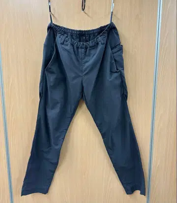 TEATORA MOTION STRUCTURE WALLET PANTS OF