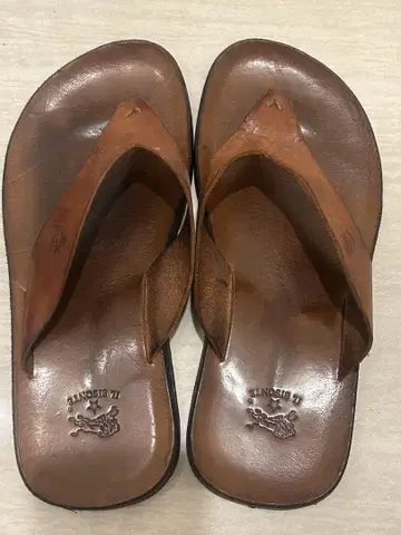 IL BISONTE 브라운 가죽 샌들