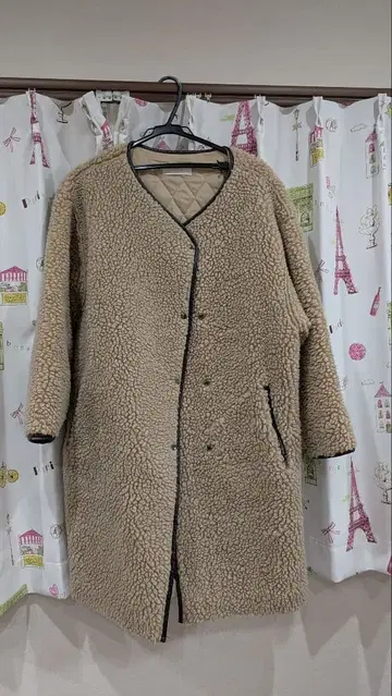 베이지 보아 코트 퀼팅 안쪽