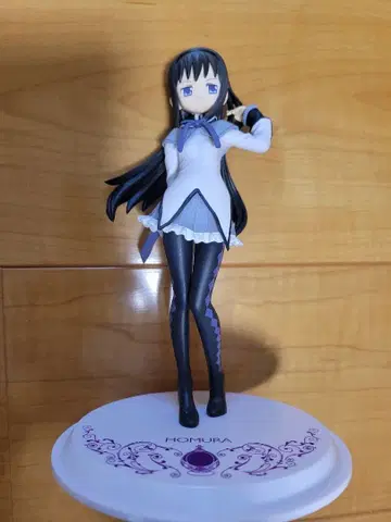 아케미 호무라 DX 피규어 2