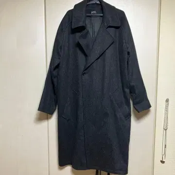 A.P.C. 다크 그레이 체스터 코트