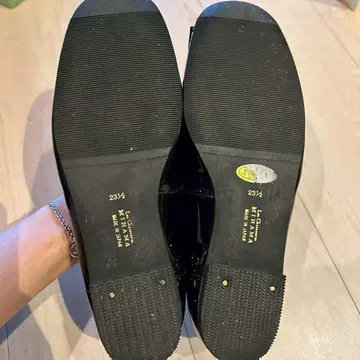 블랙 에나멜 리본 발레 슈즈 23.5cm