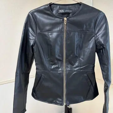 [ 새상품급 ] ZARA 블랙 가죽 자켓