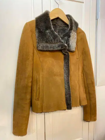 DESPRES 투모로우랜드 데프레 무스탕 자켓