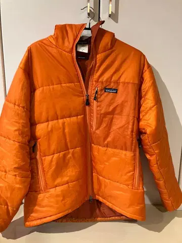 파타고니아 DAS PARKA 핫 라바