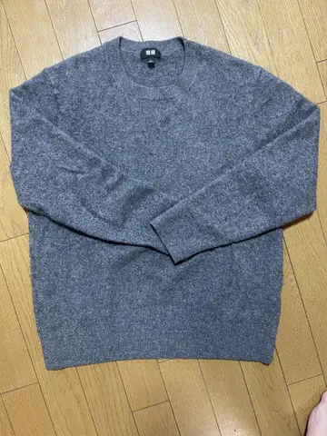 UNIQLO 그레이 크루넥 스웨터
