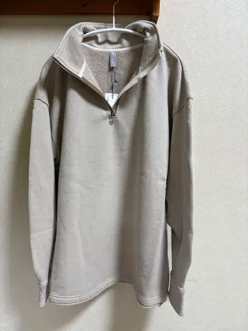 ANGELINA 베이지 하프 지퍼 트레이닝복