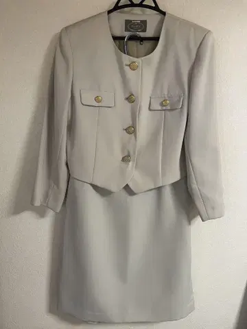 노카라 자켓 그레이 골드 버튼