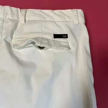 PT05 화이트 치노 팬츠