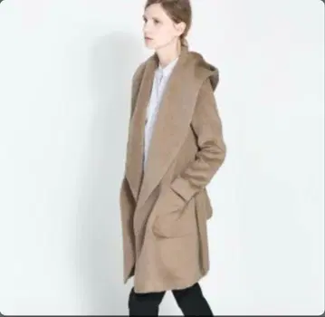 ZARA 가운 푸드코트