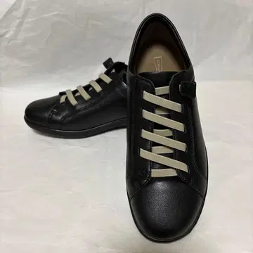 블랙 가죽 레이스업 슈즈