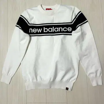 new balance 화이트 스웨터 사이즈 4