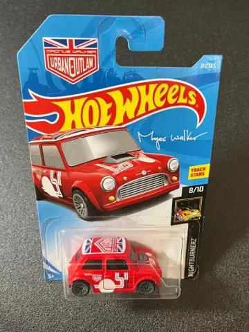 Hot Wheels 2018 Morris Mini