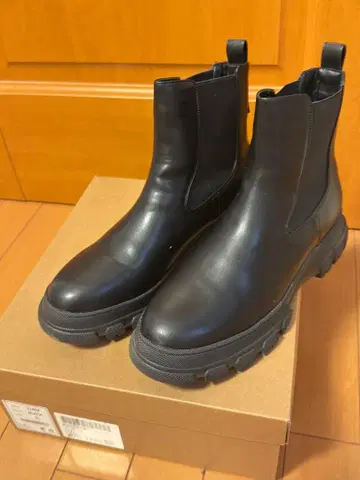 블랙 가죽 사이드 고어 부츠