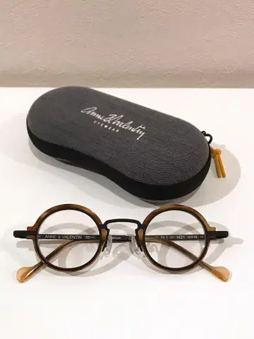 Anne & Valentin M1 H31 앙 발렌타인
