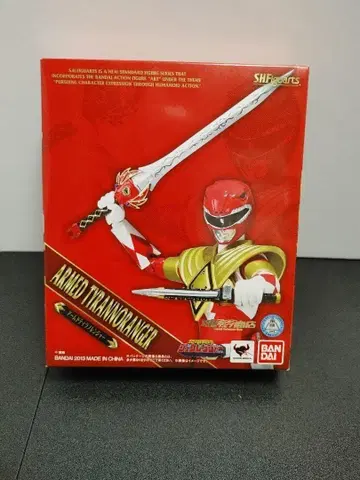 SH 피규아트 아머드 티라노 레인저