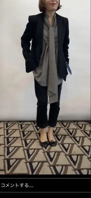 베르메이유 페예나 보일 비에라 보타이 블라우스 그레이