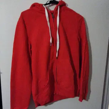 Red 후드티 H&M