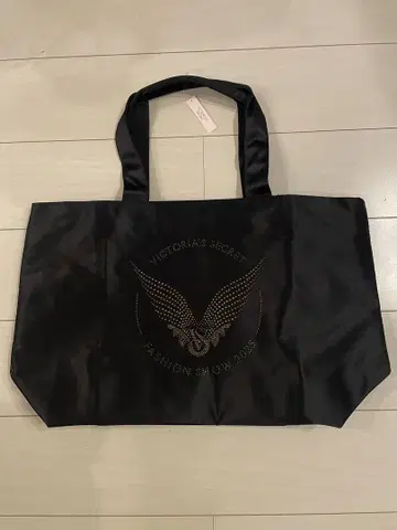 Victoria's Secret 패션쇼 토트백 2025