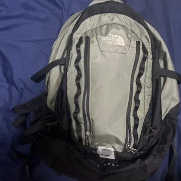 THE NORTH FACE 올리브 그린 백팩