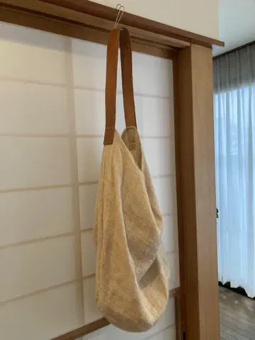 린넨 백과 가죽의 사선 크로스 백