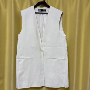 새상품급 ZARA 화이트 슬리브리스 베스트