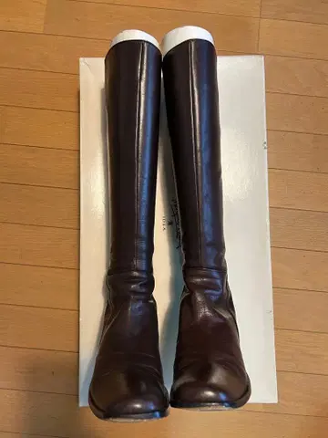 마가렛호웰 다크 브라운 가죽 롱 부츠