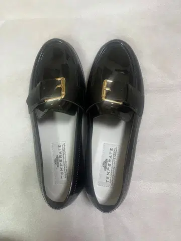 TEMPERATE 블랙 로퍼 40