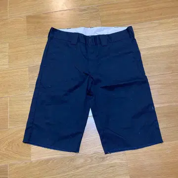 Dickies 네이비 숏팬츠 사이즈 34