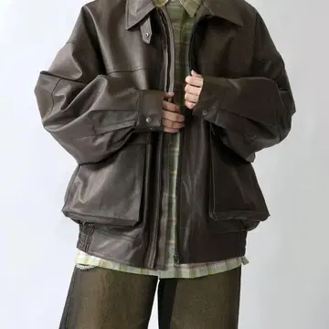 다크 브라운 가죽 자켓