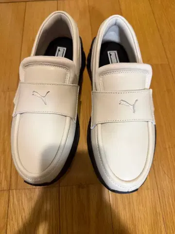 PUMA 화이트 로퍼