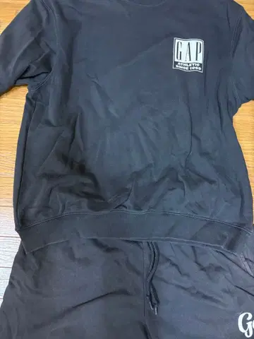 GAP 블랙 스웨트 셔츠 L 사이즈