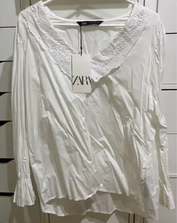 ZARA 레이스 옷깃 블라우스