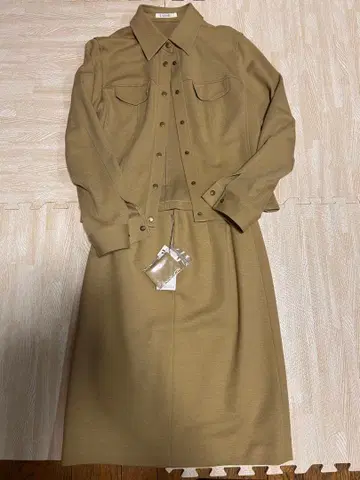 ESPIE 에스피에 베이지 스커트 셋업
