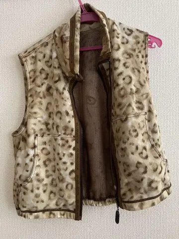 이타리야 레오파드 무늬 베스트