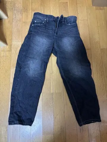 다크 블루 스트레이트 데님 팬츠