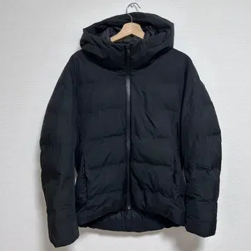 UNIQLO 심리스 다운 후드티 (3D 컷)