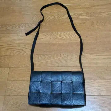 아쿠타 이탈리아 가죽 숄더백