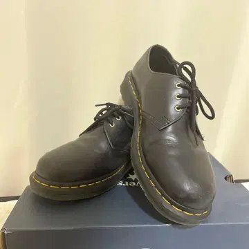 닥터마틴 3홀 사이즈 7