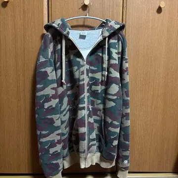 Champion 카모 패턴 후드 부착 후드티