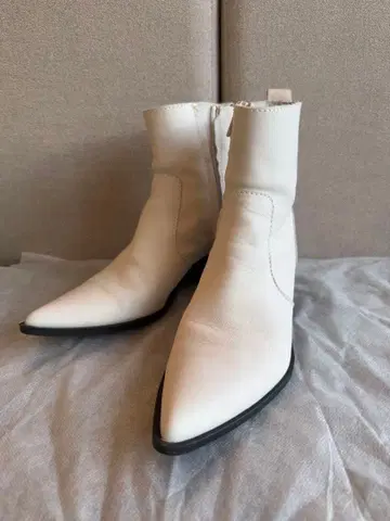 ZARA 화이트 가죽 스틸레토 부츠