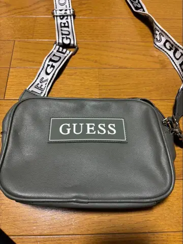 GUESS 그레이 숄더백