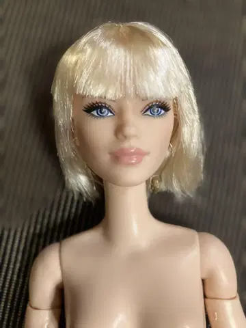 바비 인형 본체