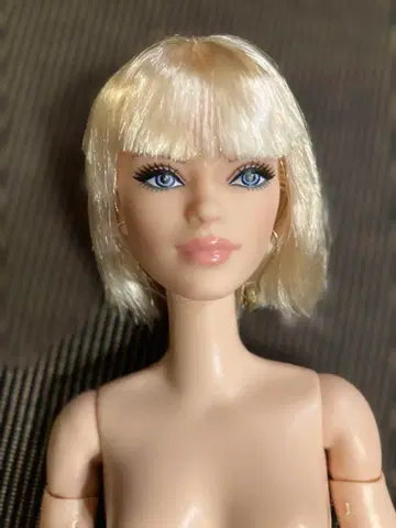 바비 인형 본체