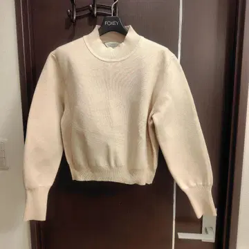 TORRAZZO DONNA 베이지 하이넥 니트 긴팔