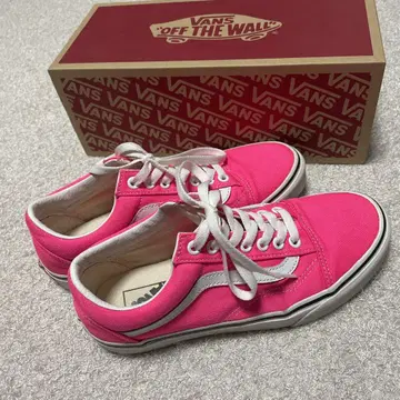 VANS 핑크 스니커즈 오프 더 월