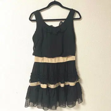 새상품급 ROSE BUD 슬리브리스 무릎 기장 원피스 프리 블랙