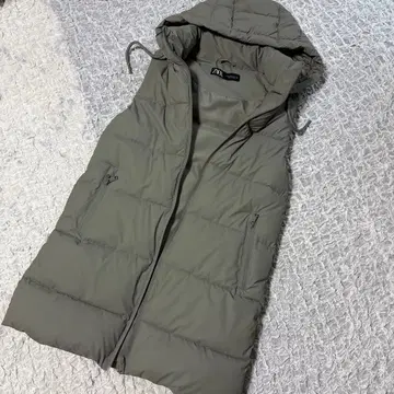 ZARA 후드 부착 충전솜 다운 베스트 올리브 그린